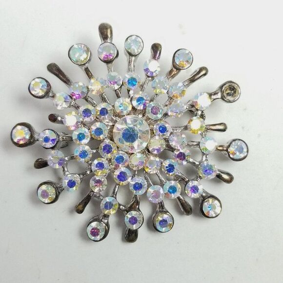 Vintage Big Sparkly Rhinestone Brooch, Silver Tone Radiant Starburst Design Pin - Picture 2 of 7